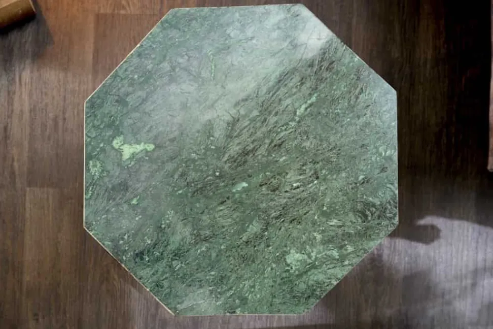 Riess-Ambiente Beistelltische|Goldene Möbel > Abstrakter Beistelltisch DIAMOND 50cm grün Marmor messing Metall