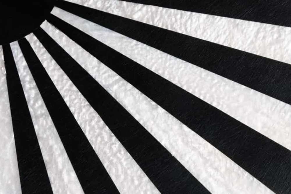 Riess-Ambiente Beistelltische > Beistelltisch HARMONY NATURE 55cm schwarz weiß Mosaik rund Kunsthandwerk