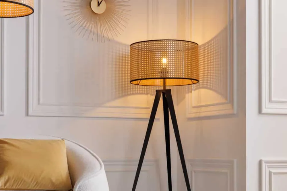 Riess-Ambiente Goldene Möbel|Skandinavisch > Boho Stehlampe VIENNA 142cm natur schwarz Wiener Geflecht Metall Dreifuß Stehleuchte