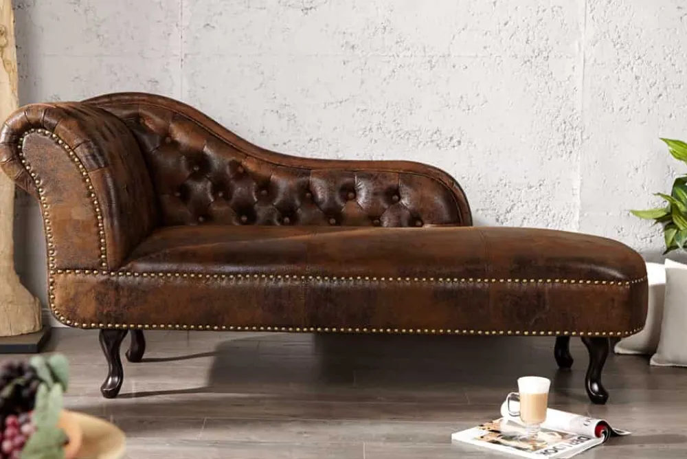 Riess-Ambiente Liegen > Chesterfield Récamière 170cm antik braun mit Knopfheftung und Nietenbesatz