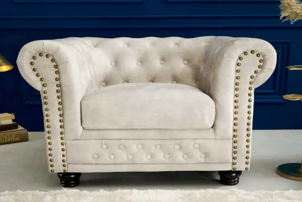 Riess-Ambiente Sessel|Samt Möbel > Chesterfield Sessel 110cm Samt champagner beige mit Knopfheftung und Federkern