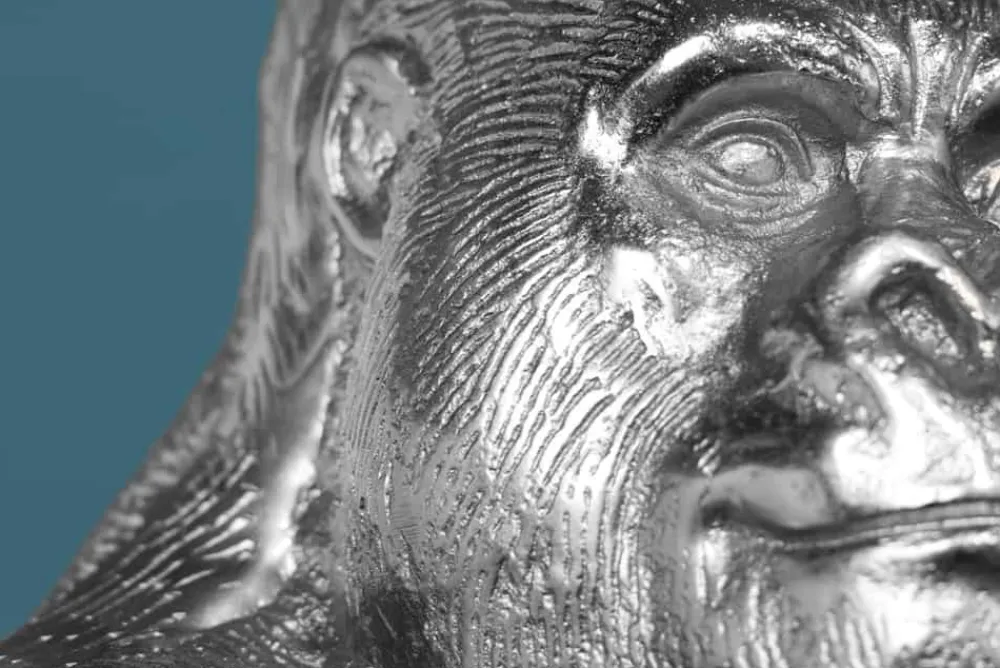 Riess-Ambiente Dekoration > Dekorative Gorillafigur KONG 40cm silber handmade Metall Skulptur