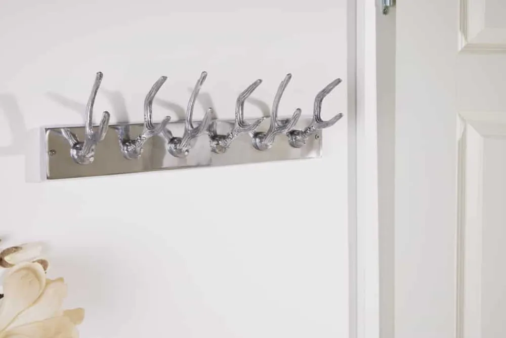 Riess-Ambiente Garderoben > Dekorative Wandgarderobe DEER 50cm silber Aluminium poliert Hirschgeweih Kleiderhaken
