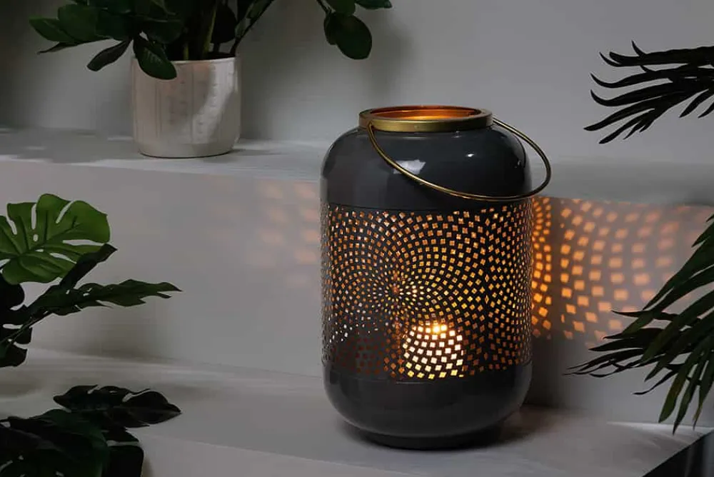 Riess-Ambiente Dekoration > Deko Windlicht CANDLELIGHT 30cm grau Metall handmade Laterne