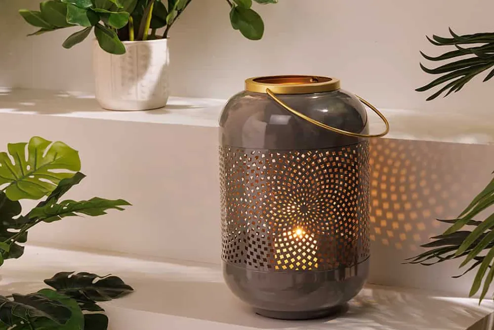 Riess-Ambiente Dekoration > Deko Windlicht CANDLELIGHT 30cm grau Metall handmade Laterne