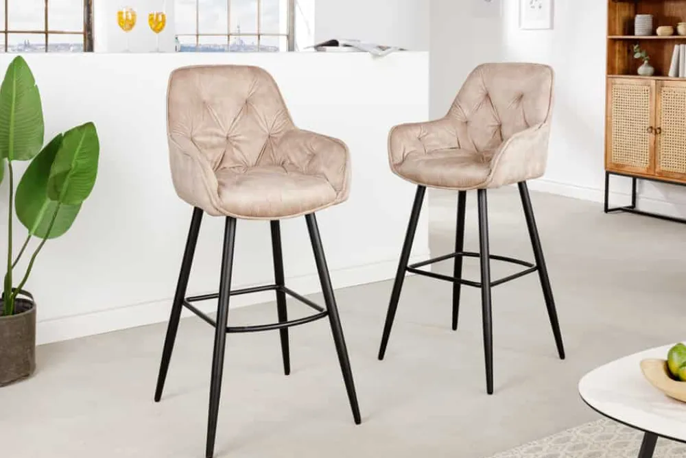 Riess-Ambiente Barhocker|Samt Möbel > Design Barhocker MILANO champagner beige Samt Barstuhl mit Lehne Metall schwarz