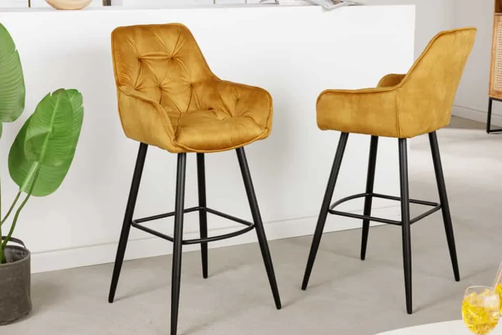 Riess-Ambiente Barhocker|Samt Möbel > Design Barhocker MILANO senfgelb Samt Barstuhl mit Lehne Metall schwarz