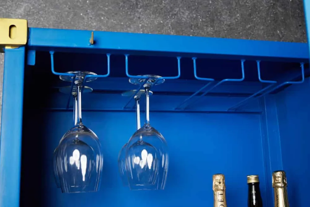 Riess-Ambiente Industrial Loft|Weinregale > Design Barschrank Container GLOBETROTTER 180cm blau Weinregal Upcycling