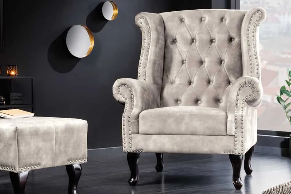 Riess-Ambiente Sessel|Samt Möbel > Design Ohrensessel CHESTERFIELD 105cm champagner beige Samt silber Ziernieten