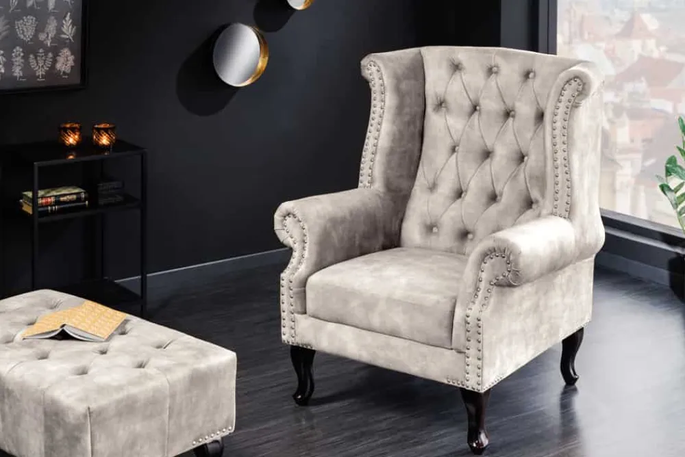 Riess-Ambiente Sessel|Samt Möbel > Design Ohrensessel CHESTERFIELD 105cm champagner beige Samt silber Ziernieten