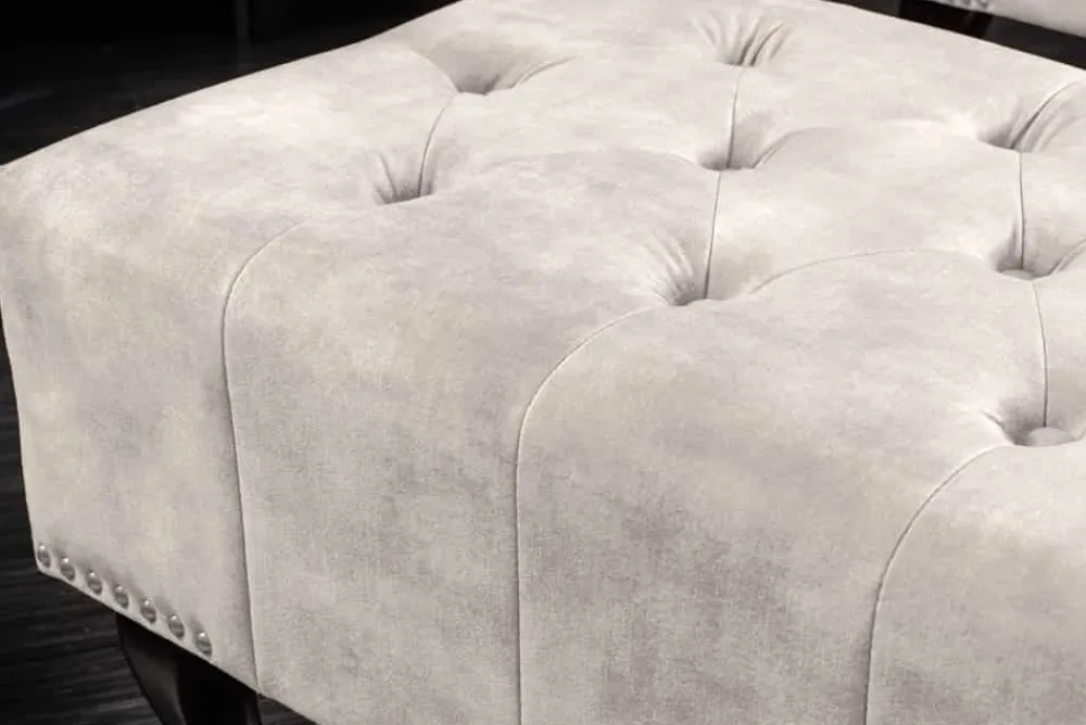 Riess-Ambiente Sitzhocker|Samt Möbel > Design Sitzhocker CHESTERFIELD 80cm champagner beige Samt Knopfheftung Nietenbesatz