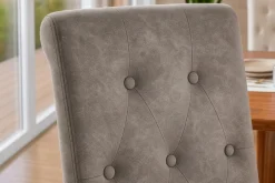 Riess-Ambiente Stühle > Design Stuhl CASA taupe Microfaser mit Zierknöpfen Massivholzbeine
