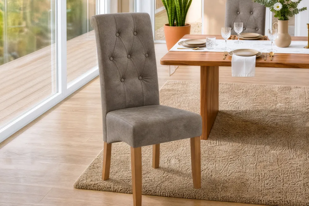 Riess-Ambiente Stühle > Design Stuhl CASA taupe Microfaser mit Zierknöpfen Massivholzbeine