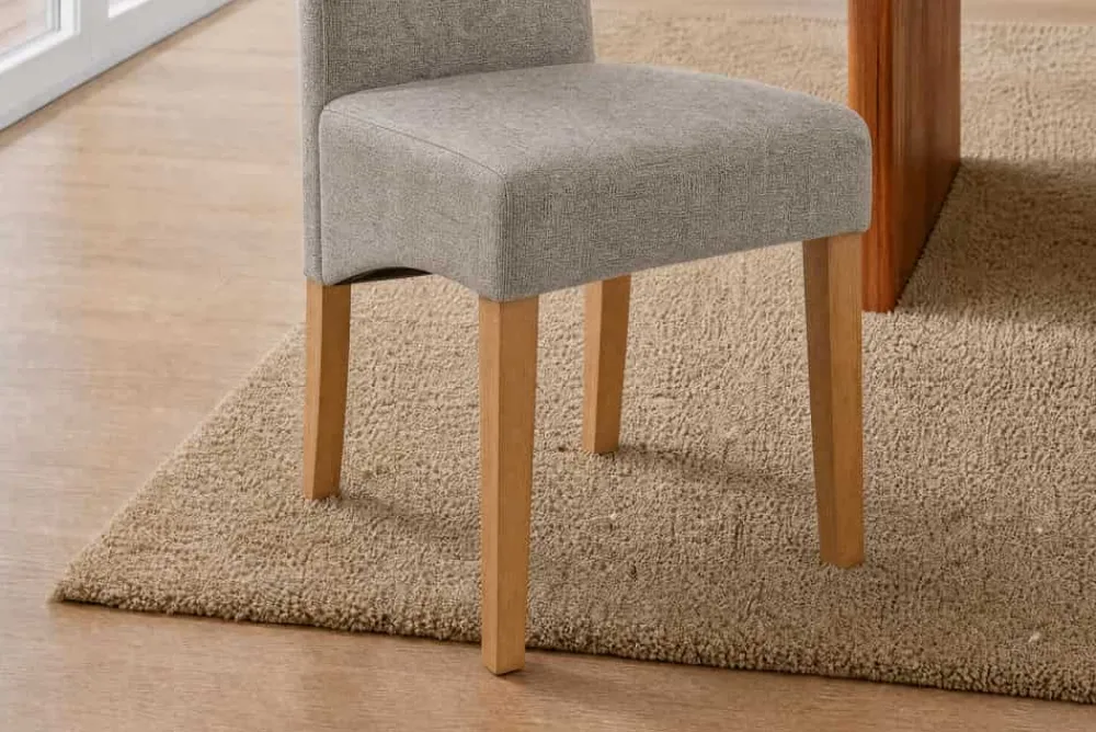 Riess-Ambiente Stühle > Design Stuhl CASA taupe Strukturstoff Massivholzbeine mit Zierknöpfen und Nackenrolle