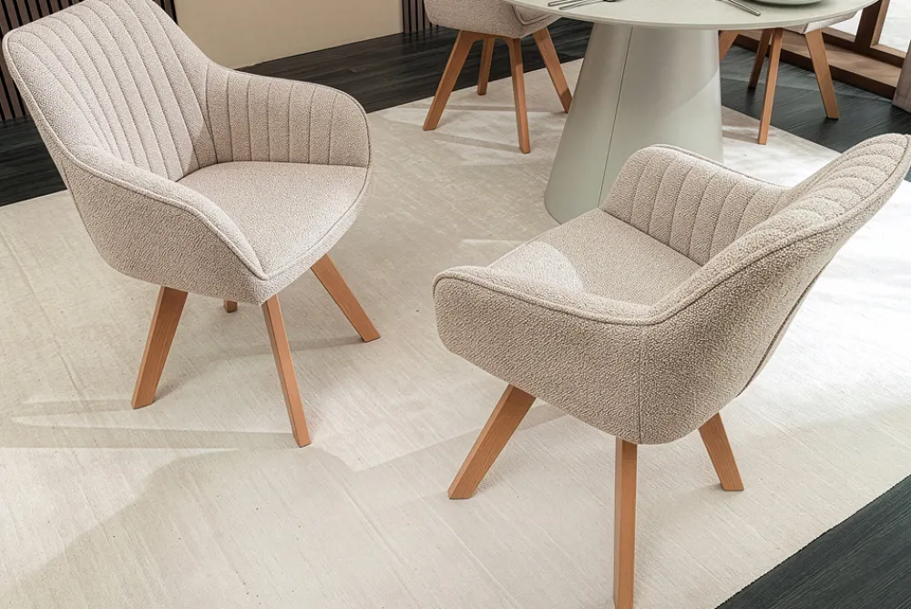 Riess-Ambiente Skandinavisch|Stühle > Design Stuhl LIVORNO beige Strukturstoff Massivholzbeine drehbar Auto-Return-Funktion