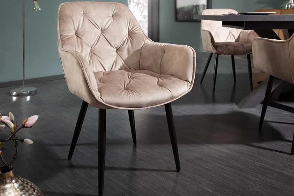 Riess-Ambiente Stühle|Samt Möbel > Design Stuhl MILANO champagner beige Samt mit Armlehne gepolstert schwarze Metallbeine