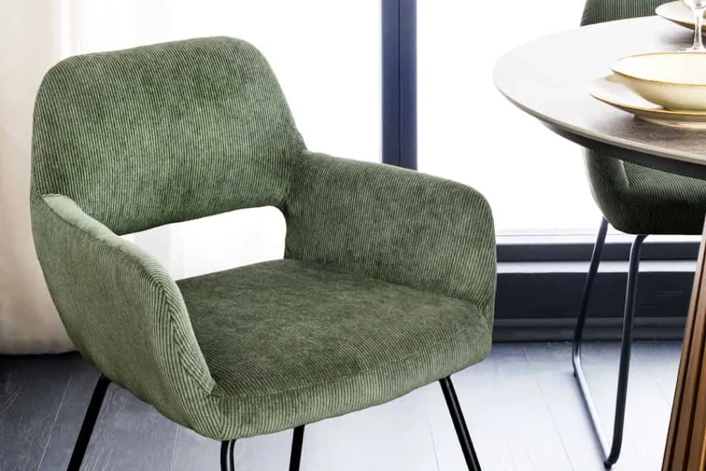 Riess-Ambiente Retro Möbel|Stühle > Design Stuhl MUSTANG grün Cord mit Armlehne schwarz Metallgestell