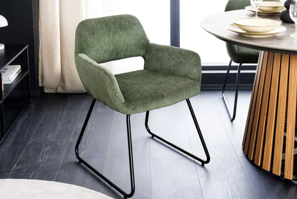 Riess-Ambiente Retro Möbel|Stühle > Design Stuhl MUSTANG grün Cord mit Armlehne schwarz Metallgestell