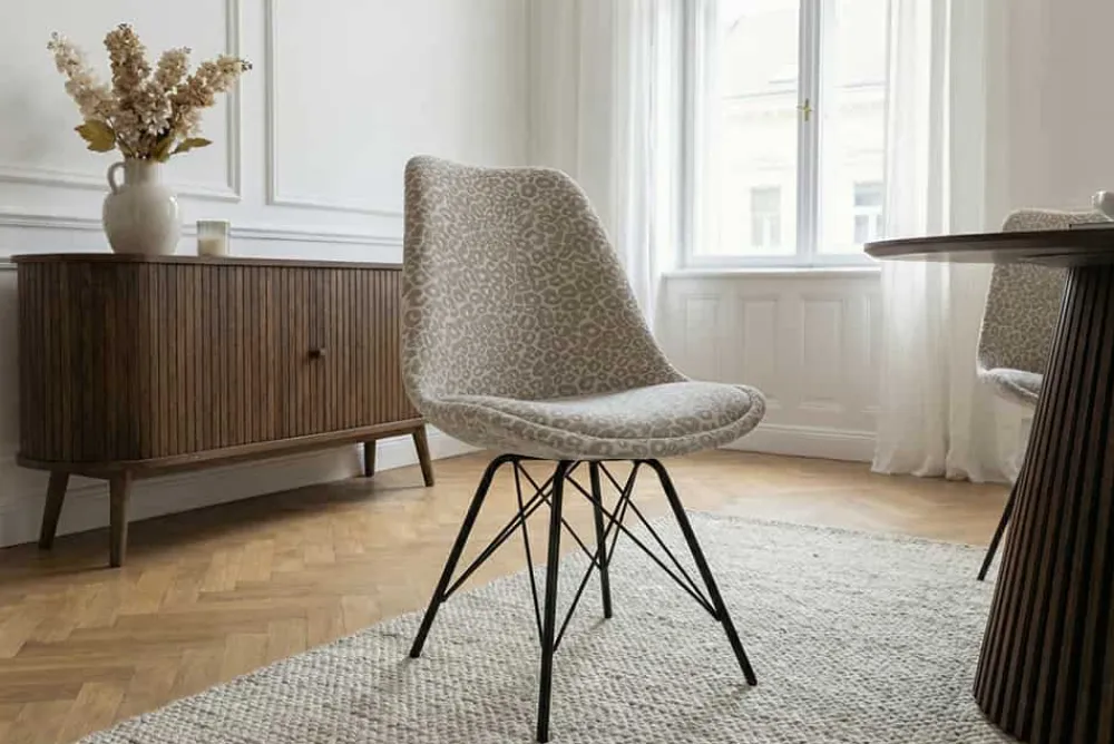 Riess-Ambiente Skandinavisch|Retro Möbel > Design Stuhl SCANDINAVIA MEISTERSTÜCK beige grau Chenille schwarz Metallgestell