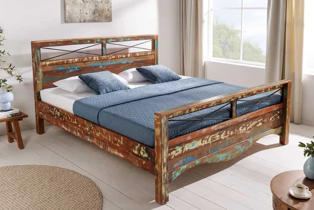Riess-Ambiente Mehr...|Industrial Loft > Einzigartiges Bett JAKARTA 185cm braun bunt aus recycelten Fischerbooten Massivholz