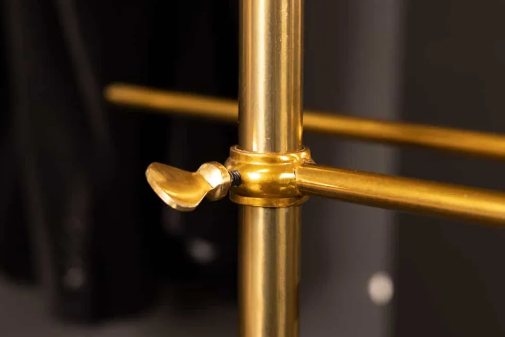 Riess-Ambiente Goldene Möbel|Garderoben > Eleganter Herrendiener VALET 128cm gold Aluminium Kleiderhaken Garderobenständer