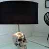Riess-Ambiente Tischlampen > Extravagante Tischlampe SKULL 44cm schwarz Totenkopf Tischleuchte