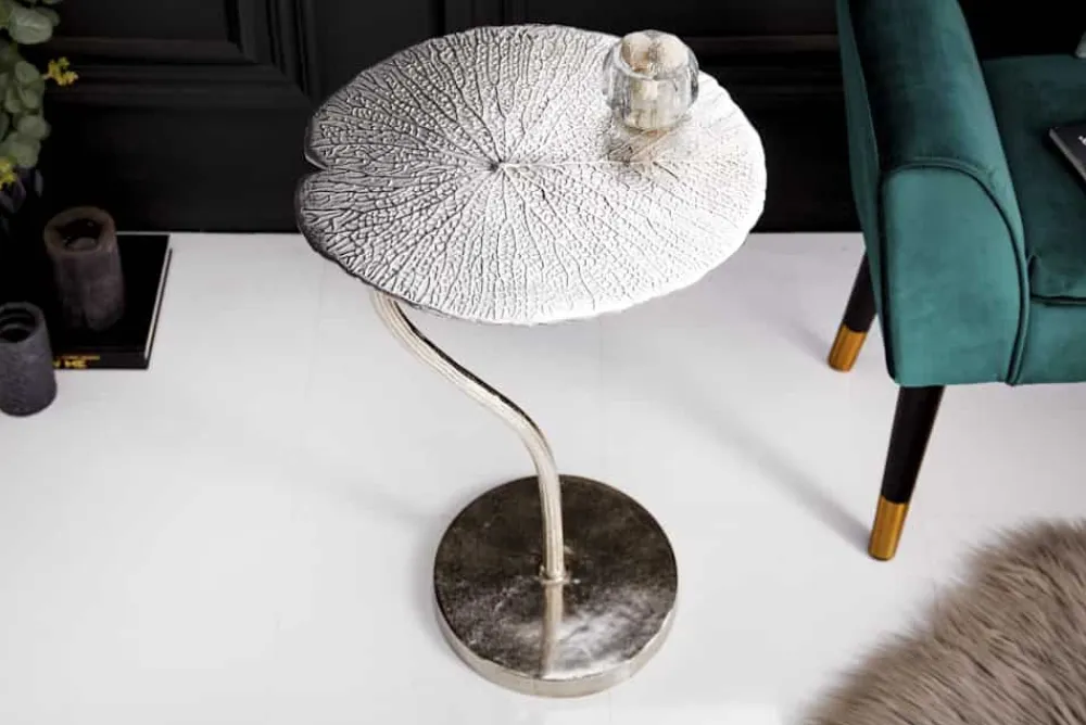 Riess-Ambiente Beistelltische > Handgearbeiteter Beistelltisch ABSTRACT LEAF 40cm silber
