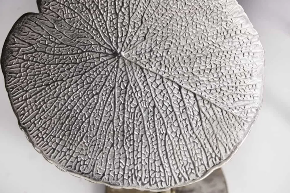 Riess-Ambiente Beistelltische > Handgearbeiteter Beistelltisch ABSTRACT LEAF 40cm silber