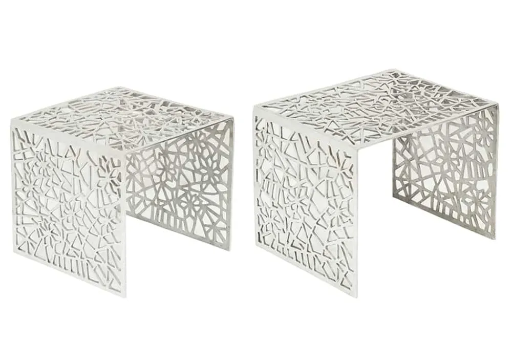 Riess-Ambiente Couchtische & Truhen > Handgearbeiteter Couchtisch ABSTRACT 49cm 2er Set silber im Gap Design
