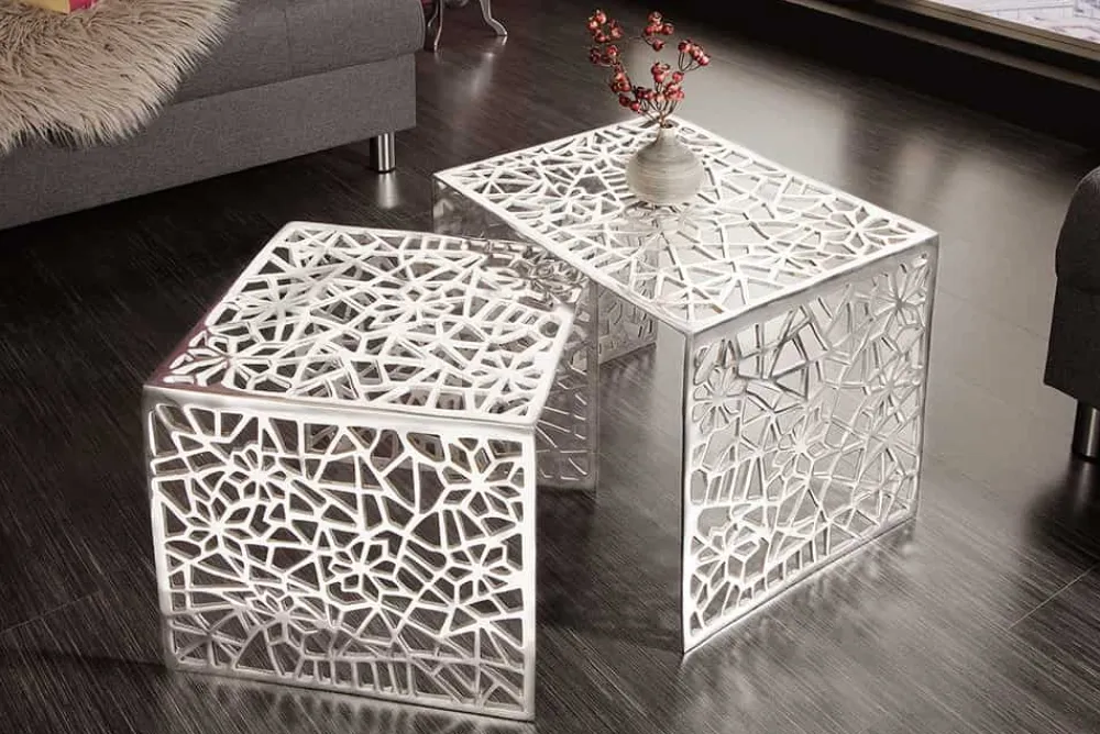 Riess-Ambiente Couchtische & Truhen > Handgearbeiteter Couchtisch ABSTRACT 49cm 2er Set silber im Gap Design