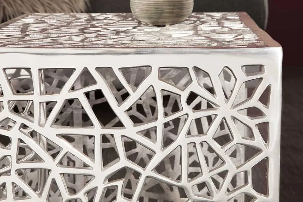 Riess-Ambiente Couchtische & Truhen > Handgearbeiteter Couchtisch ABSTRACT 49cm 2er Set silber im Gap Design