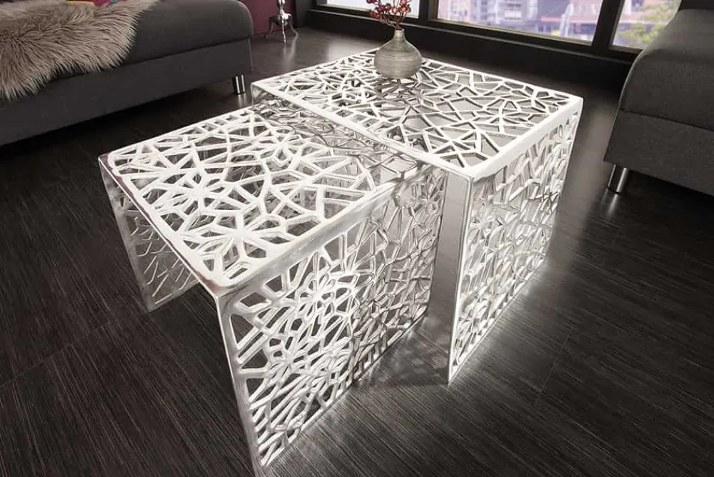 Riess-Ambiente Couchtische & Truhen > Handgearbeiteter Couchtisch ABSTRACT 49cm 2er Set silber im Gap Design