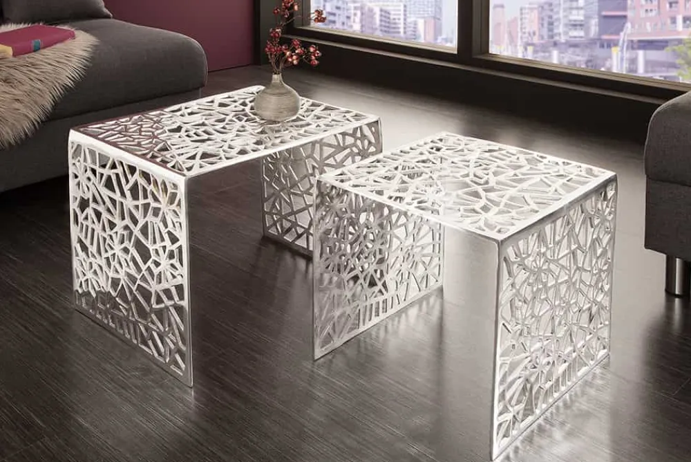 Riess-Ambiente Couchtische & Truhen > Handgearbeiteter Couchtisch ABSTRACT 49cm 2er Set silber im Gap Design