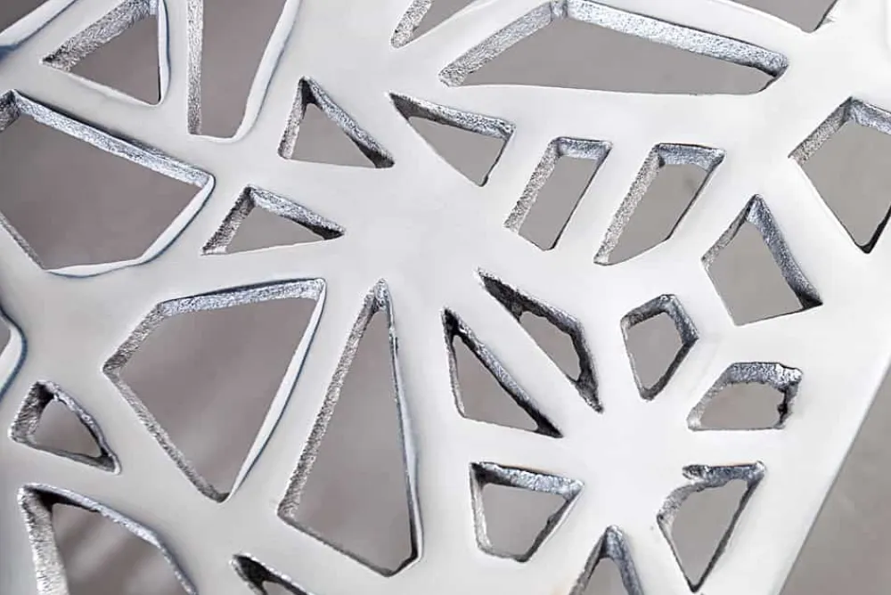 Riess-Ambiente Couchtische & Truhen > Handgearbeiteter Couchtisch ABSTRACT 60cm Alu silberfarbig im Gap Design