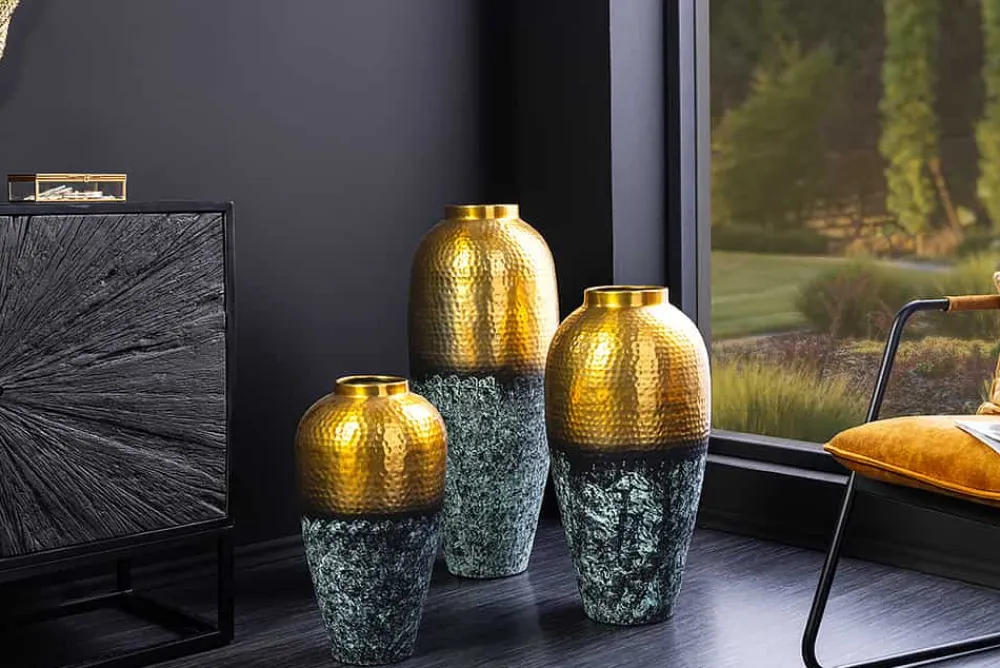 Riess-Ambiente Goldene Möbel|Vasen > Handgefertigte Deko Vase ORIENT M 50cm gold Metall mit Patina Hammerschlag Design