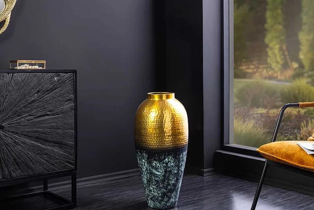 Riess-Ambiente Goldene Möbel|Vasen > Handgefertigte Deko Vase ORIENT M 50cm gold Metall mit Patina Hammerschlag Design
