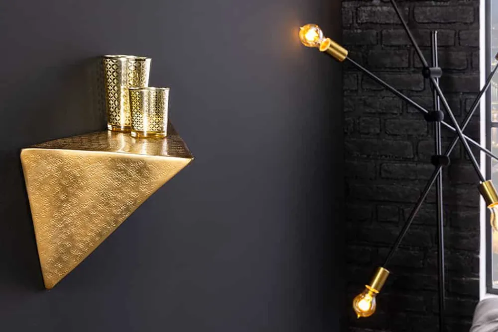 Riess-Ambiente Wandregale|Goldene Möbel > Handgefertigtes Wandregal PYRAMID 40cm gold antik Metall Hammerschlag Design