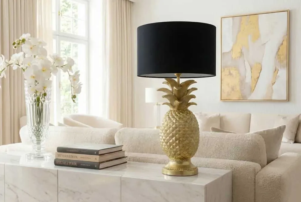 Riess-Ambiente Tischlampen > Handgefertigte Tischlampe PINEAPPLE 50cm gold schwarz Ananas-Design mit Stoffschirm