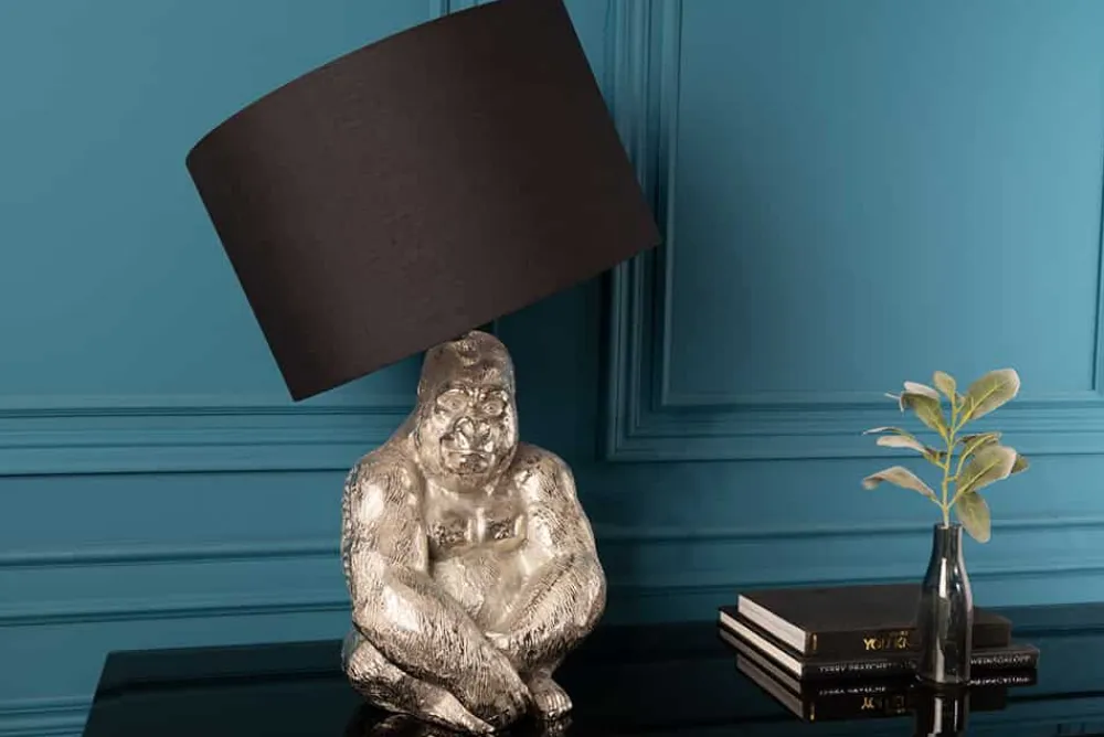 Riess-Ambiente Tischlampen > Handmade Tischlampe KONG 60cm silber Metall Affe Gorilla Dekoleuchte schwarzer Lampenschirm