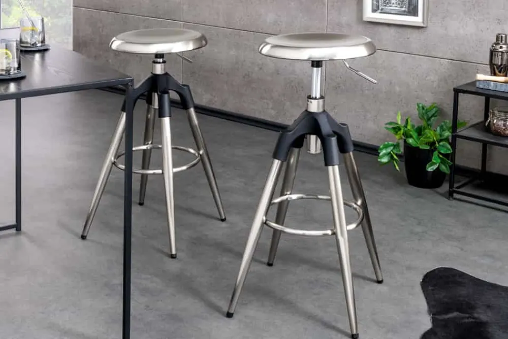 Riess-Ambiente Industrial Loft|Barhocker > Höhenverstellbarer Barhocker INDUSTRIAL Chrom gebürstet silber schwarz Metall rund drehbar