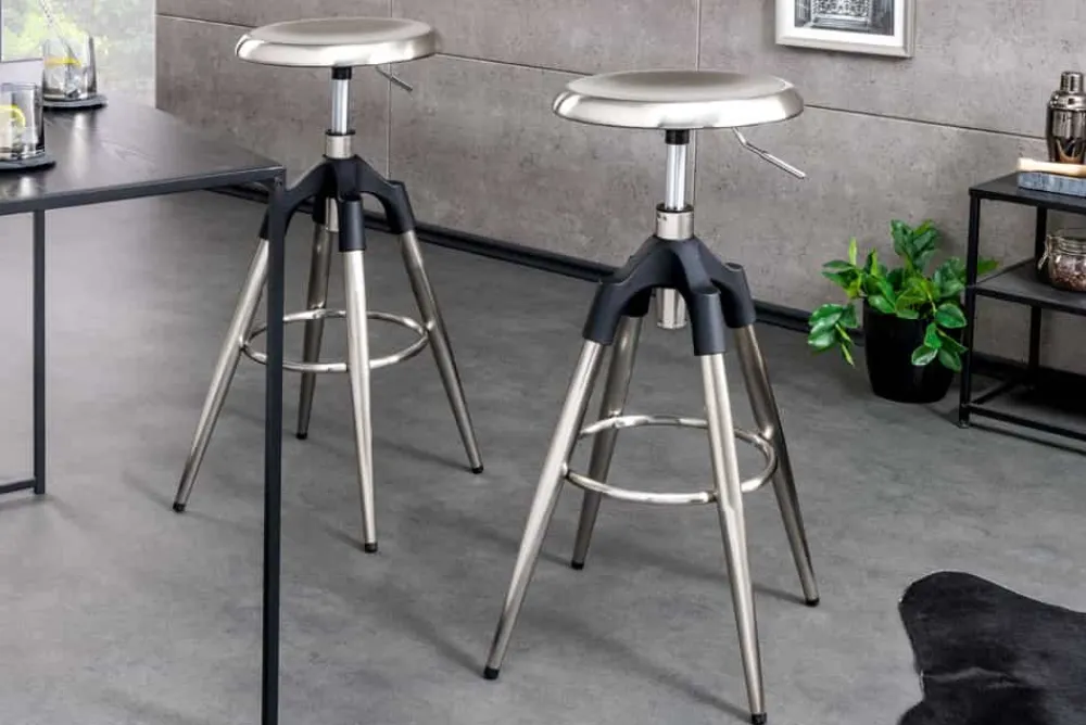 Riess-Ambiente Industrial Loft|Barhocker > Höhenverstellbarer Barhocker INDUSTRIAL Chrom gebürstet silber schwarz Metall rund drehbar