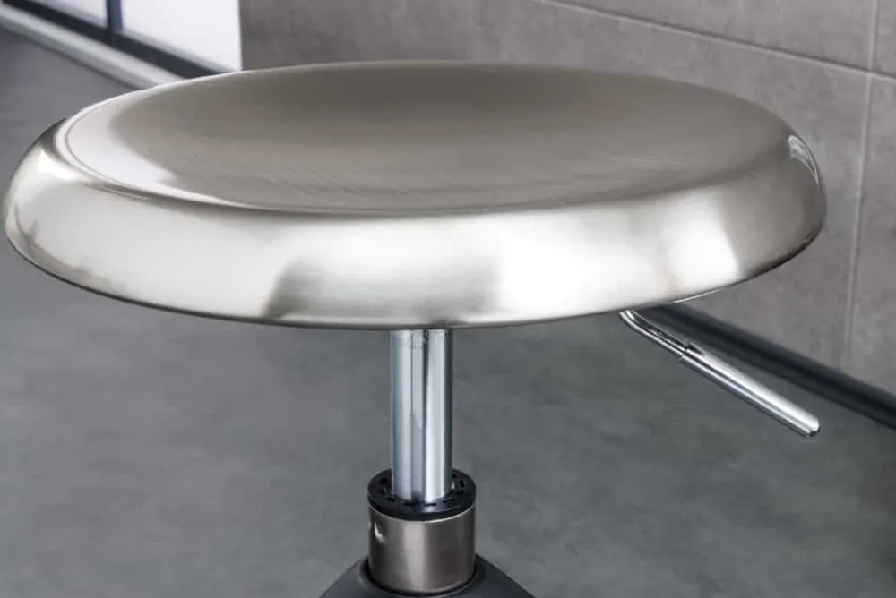 Riess-Ambiente Industrial Loft|Barhocker > Höhenverstellbarer Barhocker INDUSTRIAL Chrom gebürstet silber schwarz Metall rund drehbar