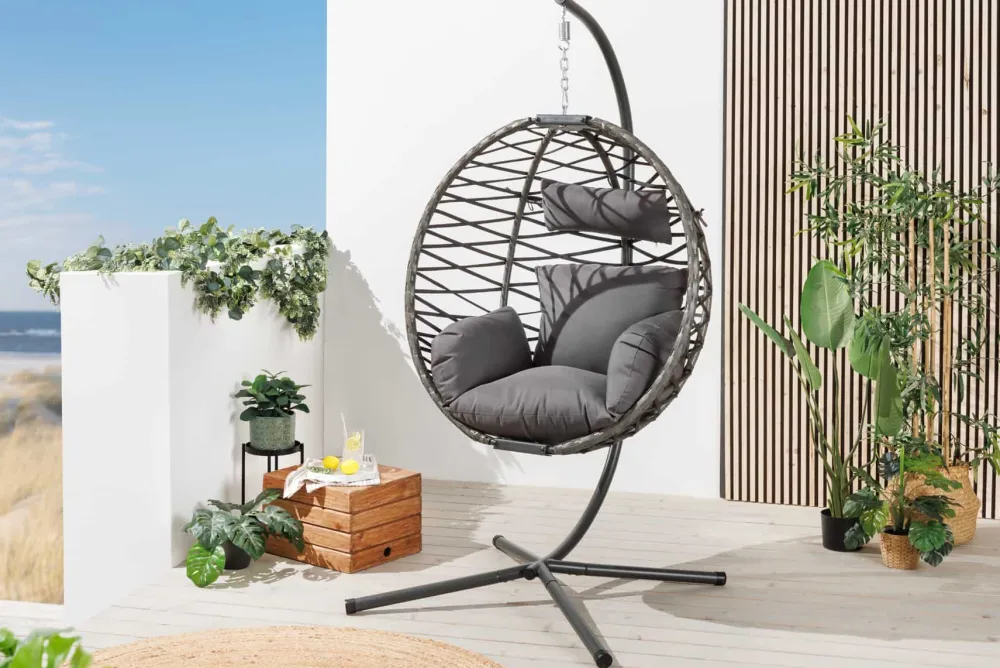 Riess-Ambiente Haus & Garten|Sessel > In- und Outdoor Hängesessel IBIZA anthrazit Rattan mit Gestell wetterfest inkl. Kissen