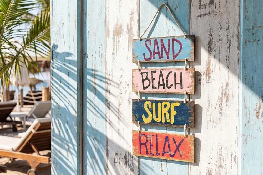 Riess-Ambiente Wanddekoration > Maritimes Wandschild SURF & BEACH 110cm buntes Holzdesign Deko-Schild