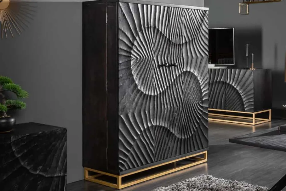 Riess-Ambiente Mehr...|Goldene Möbel > Massiver Barschrank SCORPION 141cm schwarz Mangoholz mit 3D Schnitzereien