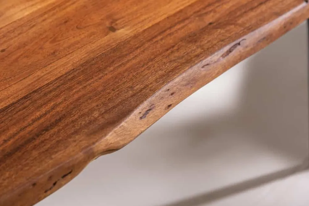 Riess-Ambiente Couchtische & Truhen|Mehr... > Massiver Couchtisch ORGANIC LIVING 110cm natur Akazienholz mit Baumkante