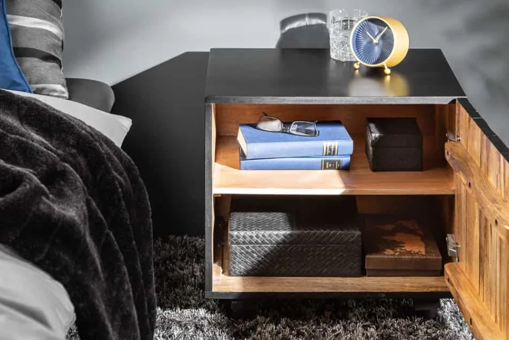 Riess-Ambiente Mehr...|Massivholztische > Massiver Nachttisch SCORPION 50cm schwarz Mangoholz Beistelltisch mit 3D Schnitzereien