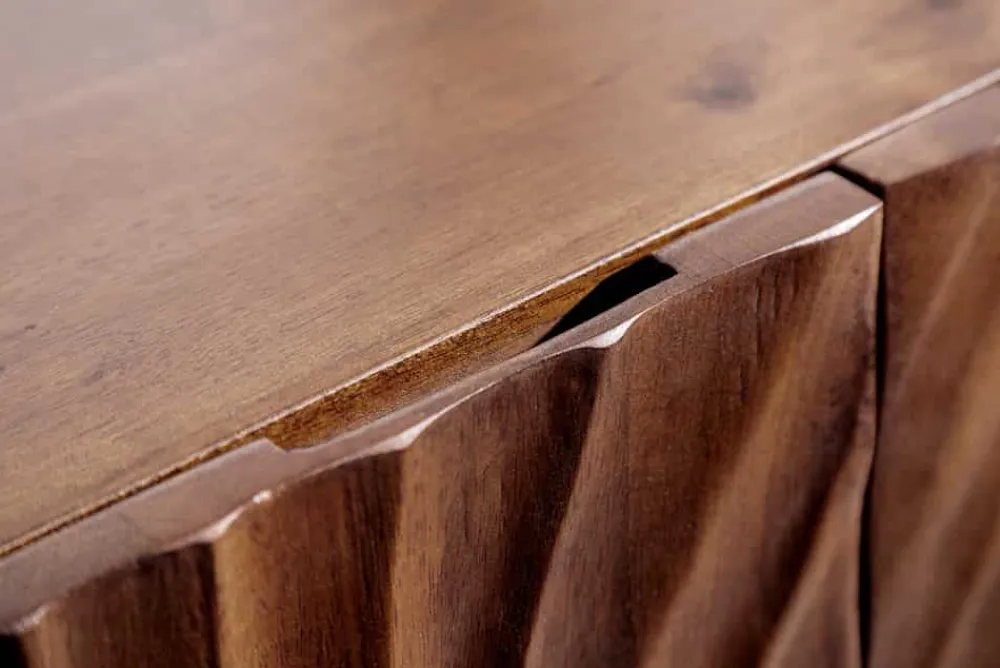 Riess-Ambiente Mehr...|Massivholzschränke > Massives Highboard SCORPION 120cm dunkelbraun Akazie mit 3D Schnitzereien schwarz Metall