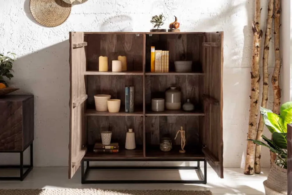 Riess-Ambiente Mehr...|Massivholzschränke > Massives Highboard SCORPION 120cm dunkelbraun Akazie mit 3D Schnitzereien schwarz Metall