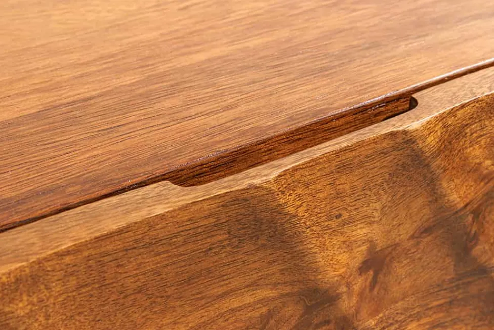 Riess-Ambiente Mehr...|Sideboards & Kommoden > Massives Sideboard SCORPION 180cm braun hängend Mangoholz mit 3D Schnitzereien